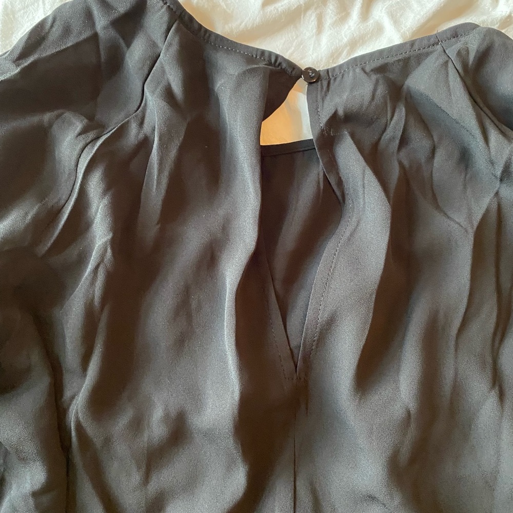 Scoop Long Ruffle Sleeve - Picture 2 of 5